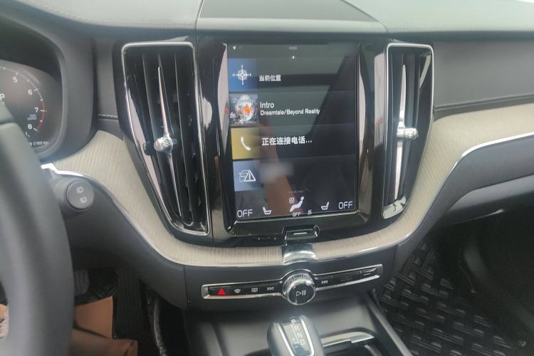 Used Volvo XC60 2018 T5 4x4 Zhiya Luxury Edition Audio And AC Panel
