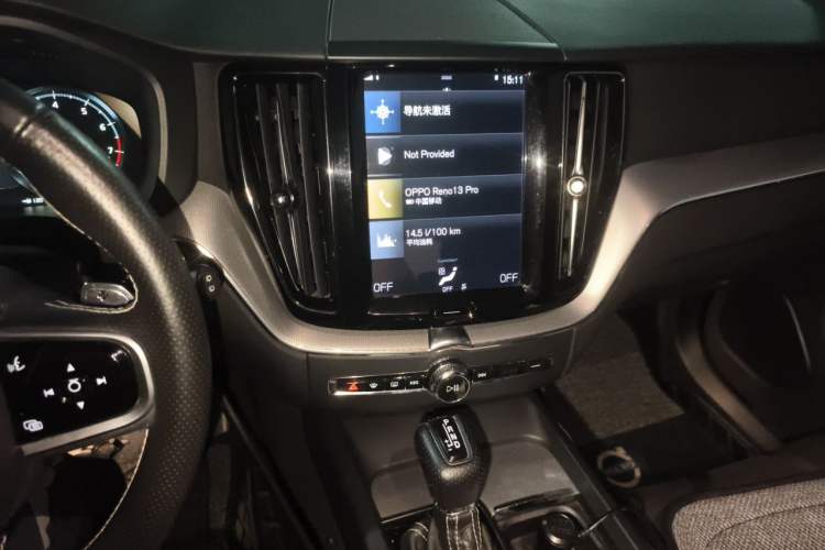 Used Volvo XC60 2018 T5 4x4 Smart & Sporty Edition Audio And AC Panel