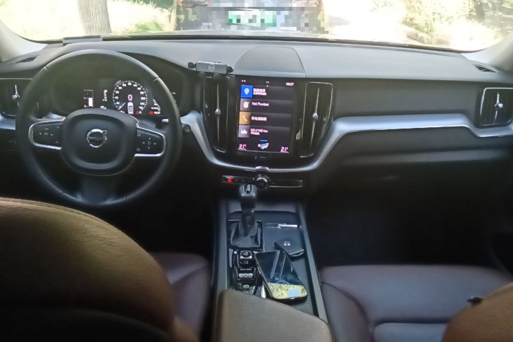 Used Volvo XC60 2018 T5 4x4 Zhiyi Edition Center Console