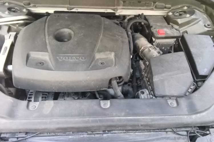Used Volvo XC60 2018 T5 4x4 Zhiyi Edition Engine Bay
