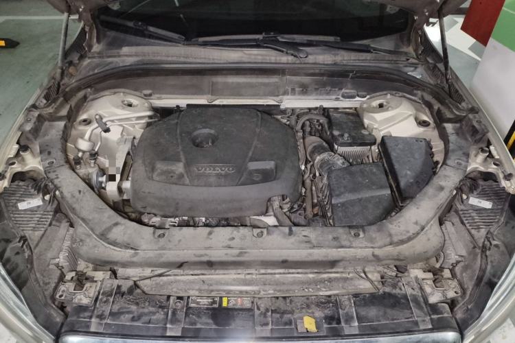 Used Volvo XC60 2018 T5 4x4 Zhiyi Edition Engine Bay