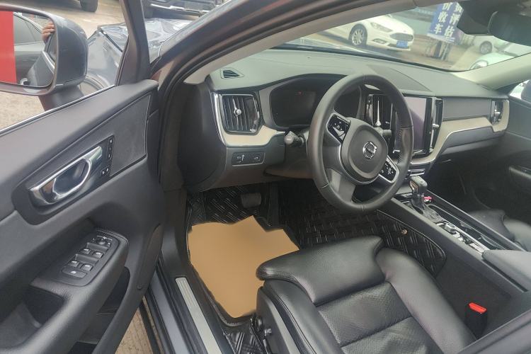 Used Volvo XC60 2018 T5 4x4 Zhiya Luxury Edition Interior 3