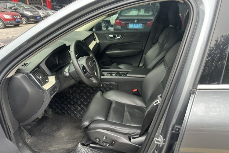 Used Volvo XC60 2018 T5 4x4 Zhiya Luxury Edition Interior 4