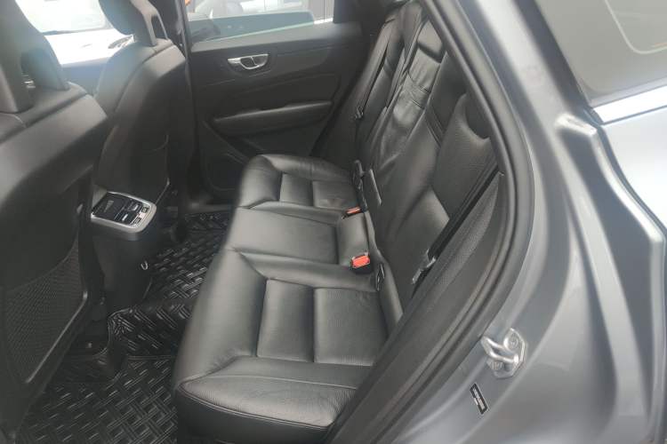 Used Volvo XC60 2018 T5 4x4 Zhiya Luxury Edition Interior 4