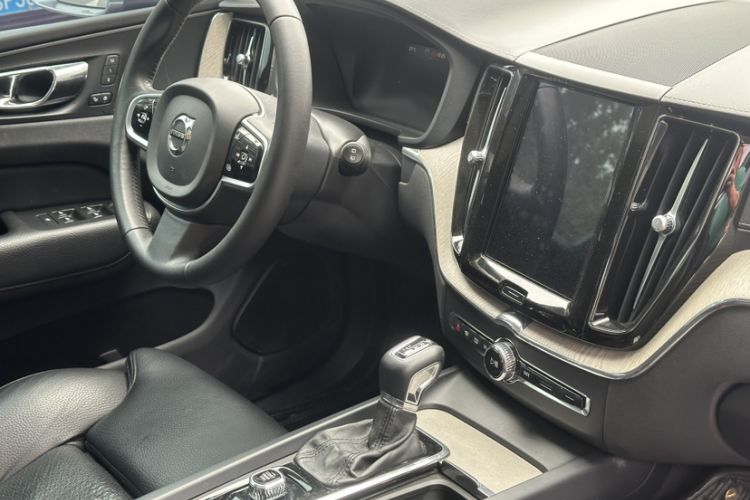 Used Volvo XC60 2018 T5 4x4 Zhiya Luxury Edition Interior 6
