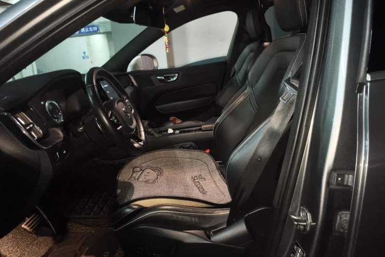 Used Volvo XC60 2018 T5 4x4 Smart & Sporty Edition Left Front Seat
