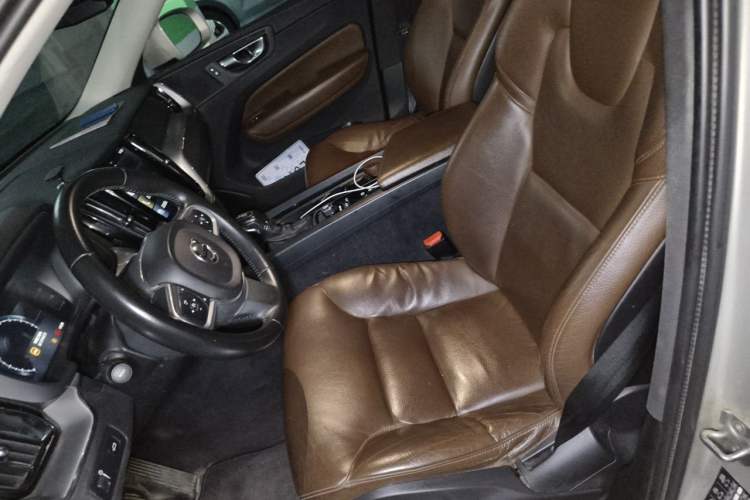 Used Volvo XC60 2018 T5 4x4 Zhiyi Edition Left Front Seat