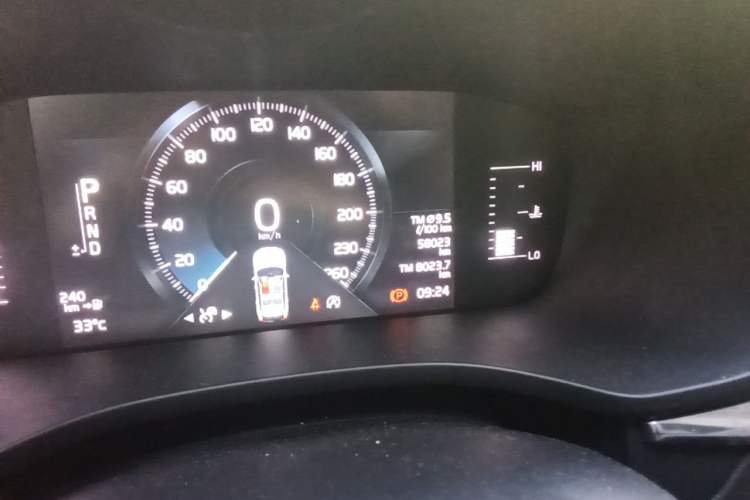 Used Volvo XC60 2018 T5 4x4 Zhiyi Edition Odometer Close Up