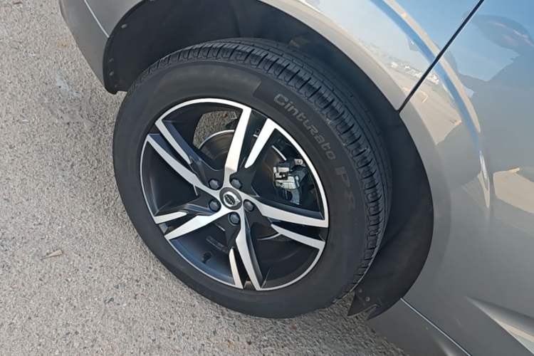 Used Volvo XC60 2018 T5 4x4 Smart & Sporty Edition Right Rear Wheel Hub