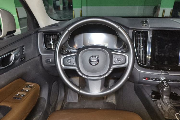 Used Volvo XC60 2018 T5 4x4 Zhiyi Edition Steering Wheel