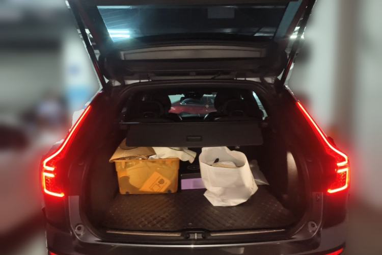 Used Volvo XC60 2018 T5 4x4 Smart & Sporty Edition Trunk