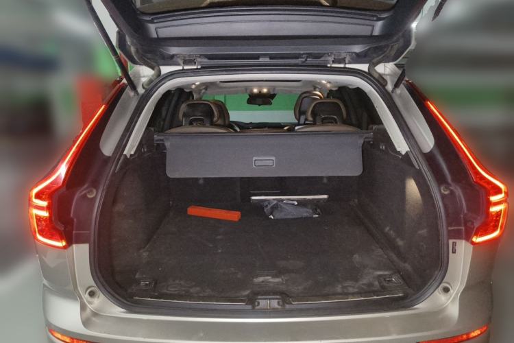 Used Volvo XC60 2018 T5 4x4 Zhiyi Edition Trunk