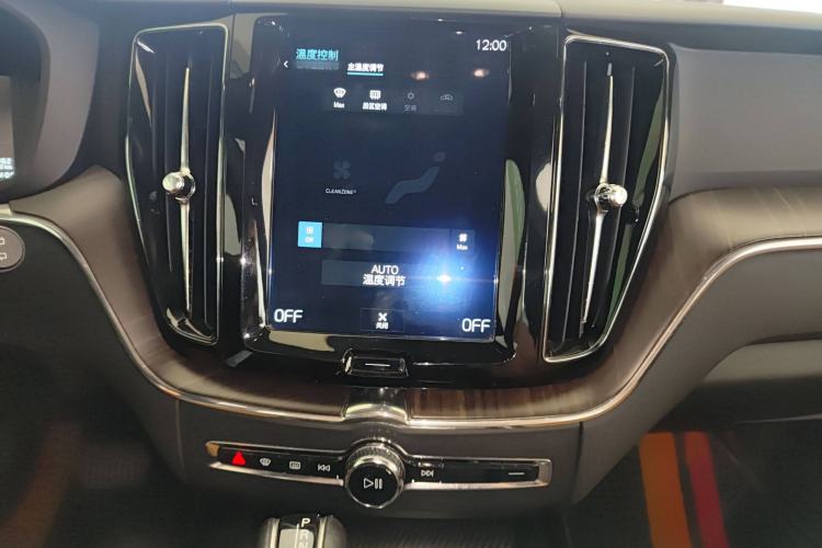 Used Volvo XC60 2018 T4 Zhiyi Edition Audio And AC Panel