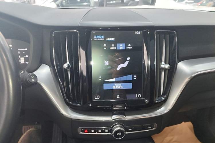 Used Volvo XC60 2018 T5 4x4 Zhiyi Edition Audio And AC Panel