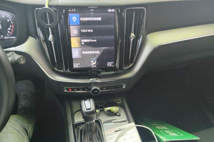 Used Volvo XC60 2018 T5 4x4 Smart & Sporty Edition Audio And AC Panel