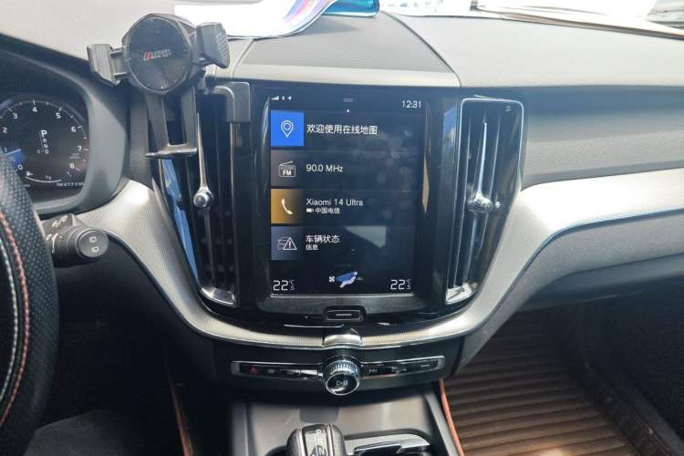 Used Volvo XC60 2018 T5 4x4 Smart & Sporty Edition Audio And AC Panel