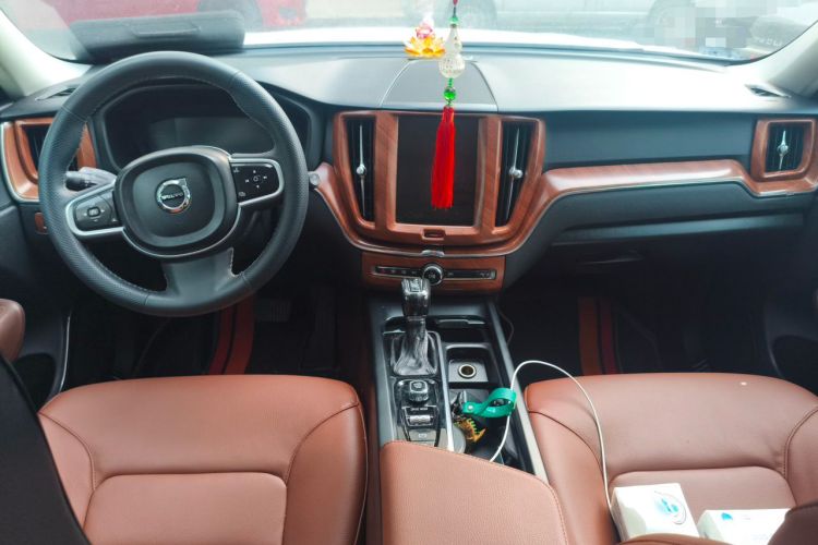 Used Volvo XC60 2018 T5 4x4 Zhiyi Edition Center Console
