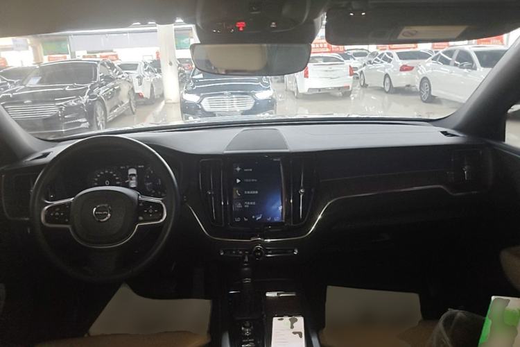 Used Volvo XC60 2018 T5 4x4 Zhiya Luxury Edition Center Console