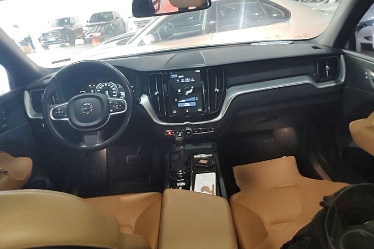 Used Volvo XC60 2018 T5 4x4 Zhiyi Edition Center Console