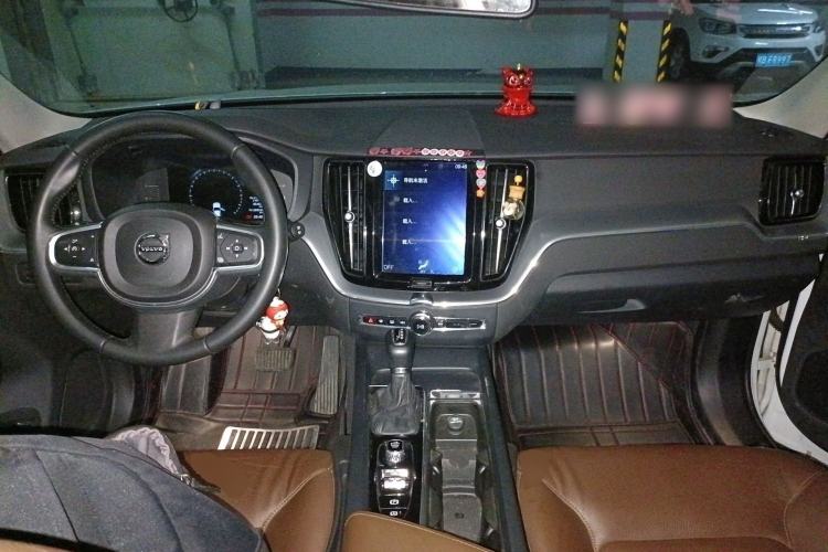 Used Volvo XC60 2018 T5 4x4 Zhiyi Edition Center Console