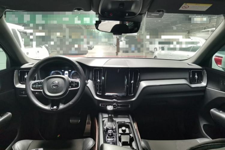 Used Volvo XC60 2018 T5 4x4 Smart & Sporty Edition Center Console