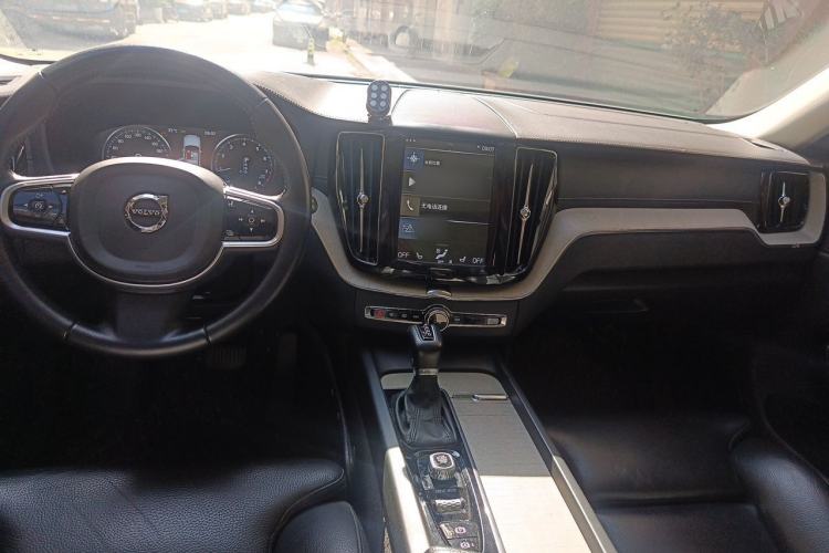 Used Volvo XC60 2018 T5 4x4 Zhiya Luxury Edition Center Console