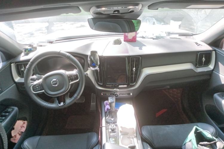 Used Volvo XC60 2018 T5 4x4 Smart & Sporty Edition Center Console