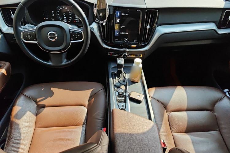 Used Volvo XC60 2018 T5 4x4 Zhiyi Edition Center Console