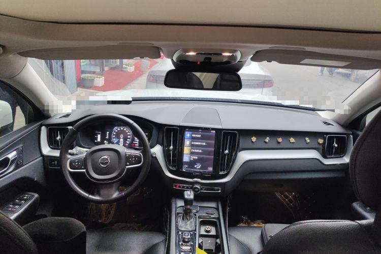 Used Volvo XC60 2018 T4 Zhiyi Edition Center Console