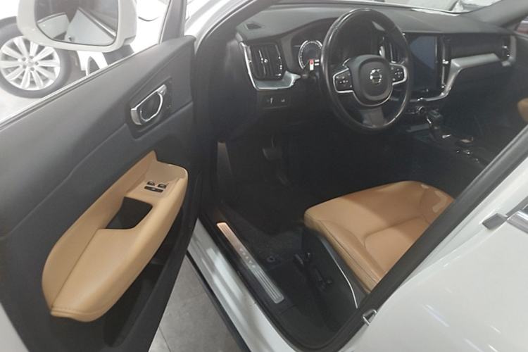 Used Volvo XC60 2018 T5 4x4 Zhiyi Edition Driver Seat