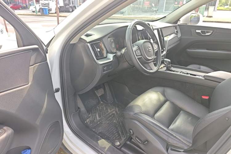 Used Volvo XC60 2018 T5 4x4 Smart Edition Driver Seat