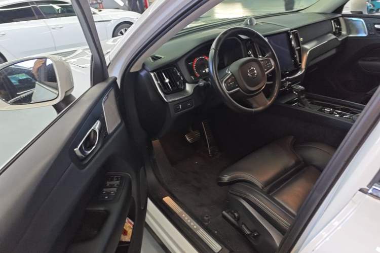 Used Volvo XC60 2018 T5 4x4 Zhiyi Edition Driver Seat