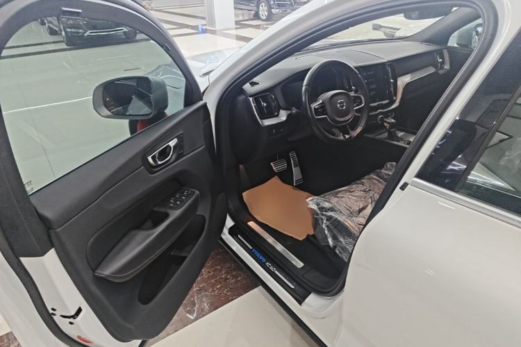 Used Volvo XC60 2018 T5 4x4 Smart & Sporty Edition Driver Seat