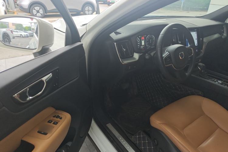 Used Volvo XC60 2018 T5 4x4 Smart Edition Driver Seat