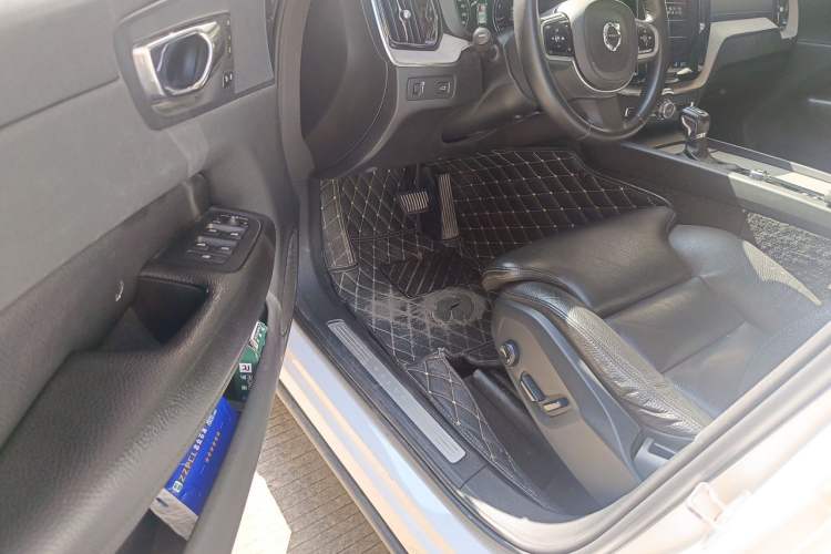 Used Volvo XC60 2018 T5 4x4 Zhiya Luxury Edition Driver Seat
