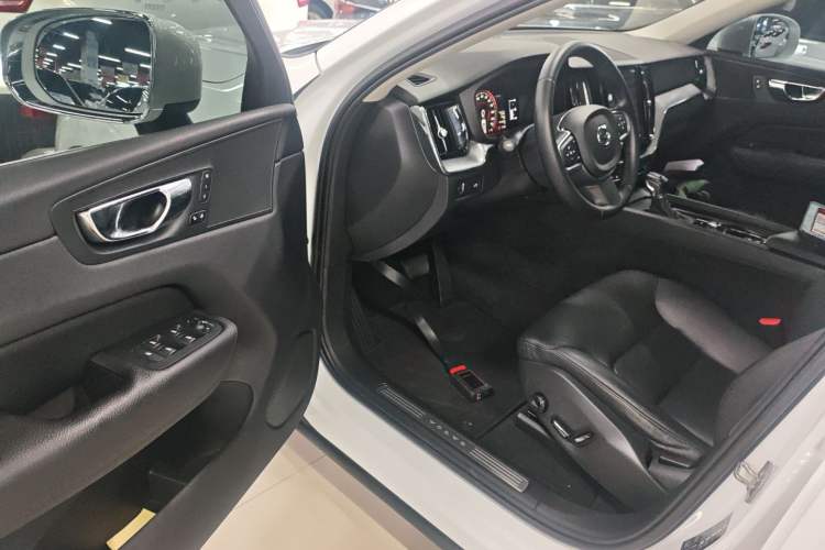 Used Volvo XC60 2018 T5 4x4 Zhiyi Edition Driver Seat