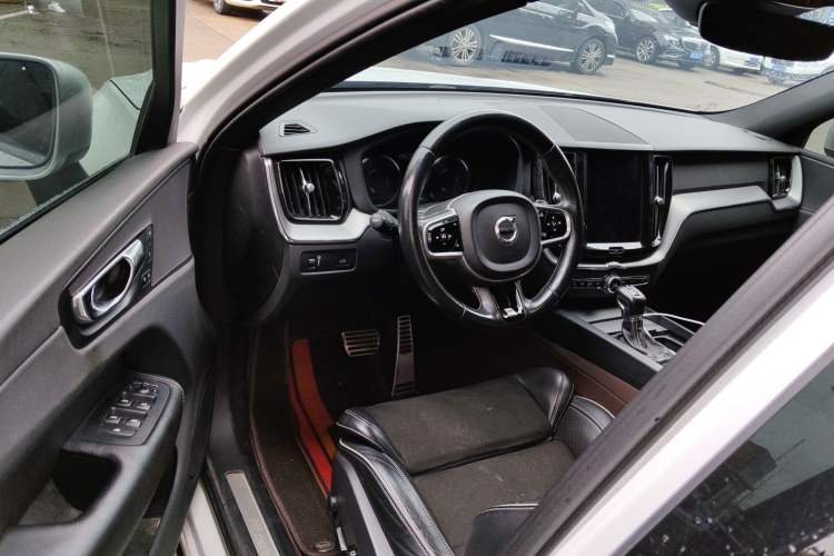 Used Volvo XC60 2018 T5 4x4 Smart & Sporty Edition Driver Seat
