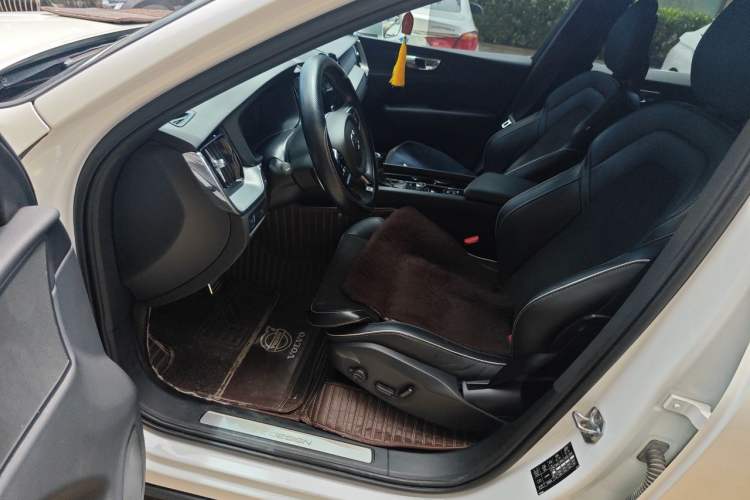 Used Volvo XC60 2018 T5 4x4 Smart & Sporty Edition Driver Seat