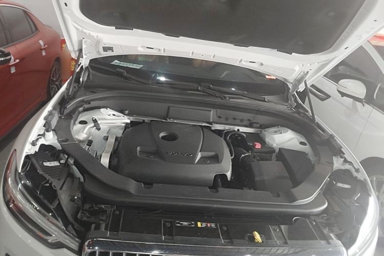 Used Volvo XC60 2018 T5 4x4 Zhiyi Edition Engine Bay