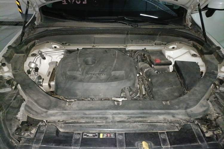 Used Volvo XC60 2018 T5 4x4 Zhiyi Edition Engine Bay