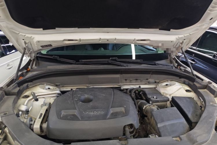 Used Volvo XC60 2018 T5 4x4 Zhiyi Edition Engine Bay