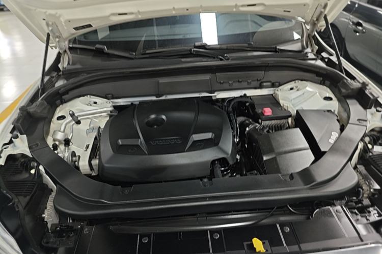 Used Volvo XC60 2018 T5 4x4 Smart & Sporty Edition Engine Bay