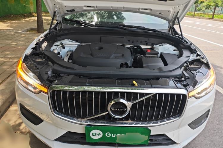 Used Volvo XC60 2018 T5 4x4 Smart Edition Engine Bay