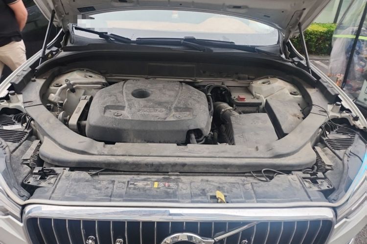 Used Volvo XC60 2018 T5 4x4 Zhiyi Edition Engine Bay