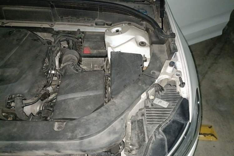 Used Volvo XC60 2018 T5 4x4 Zhiyi Edition Engine Bay Left