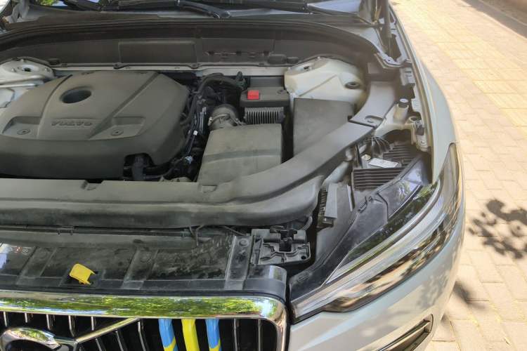 Used Volvo XC60 2018 T5 4x4 Zhiyi Edition Engine Bay Left