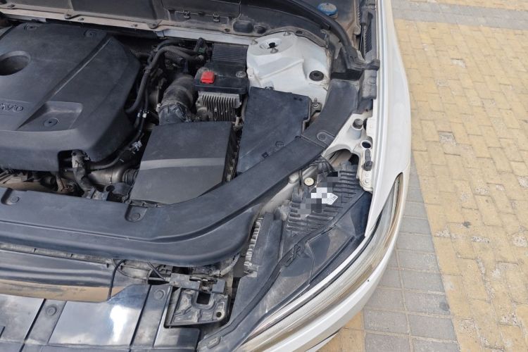 Used Volvo XC60 2018 T5 4x4 Smart & Sporty Edition Engine Bay Left