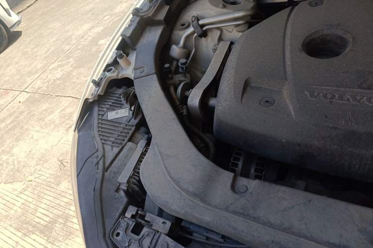 Used Volvo XC60 2018 T5 4x4 Zhiya Luxury Edition Engine Bay Right