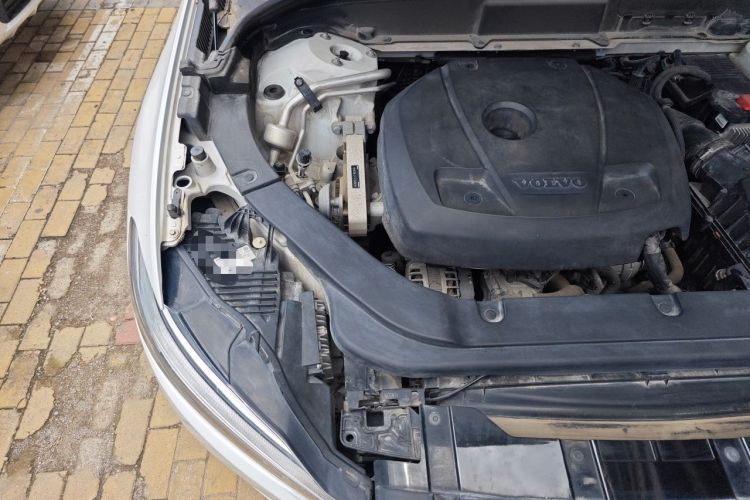 Used Volvo XC60 2018 T5 4x4 Smart & Sporty Edition Engine Bay Right