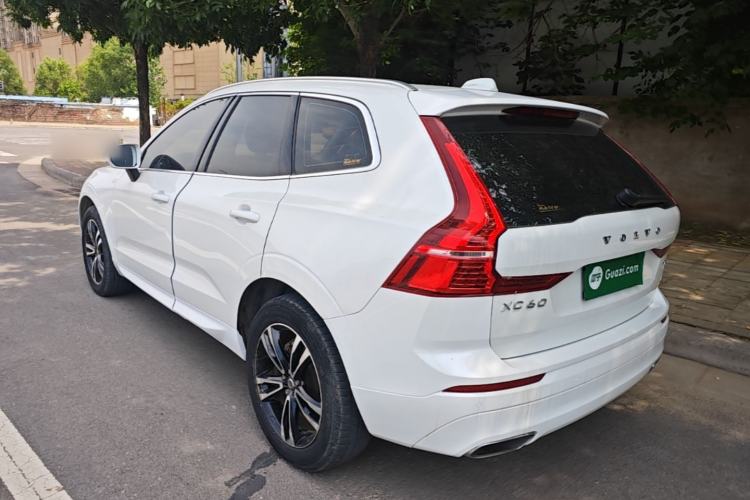 Used Volvo XC60 2018 T5 4x4 Smart Edition Exterior 2
